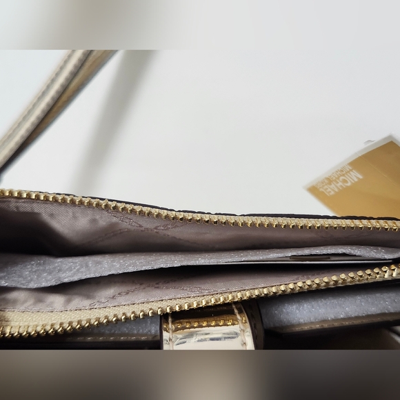 NWT Michael Kors Gold Jet Set Double Zip Wristlet - Picture 10 of 12